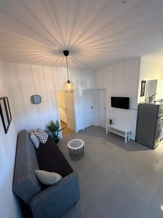 Apartman Diana マリ・ロシニュ